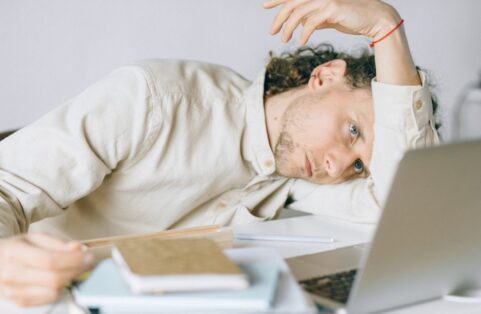 Faut-il absolument donner du sens au travail ?