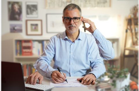 Débordé, épuisé, irremplaçable… et si vous investissiez dans une machine à cloner ?